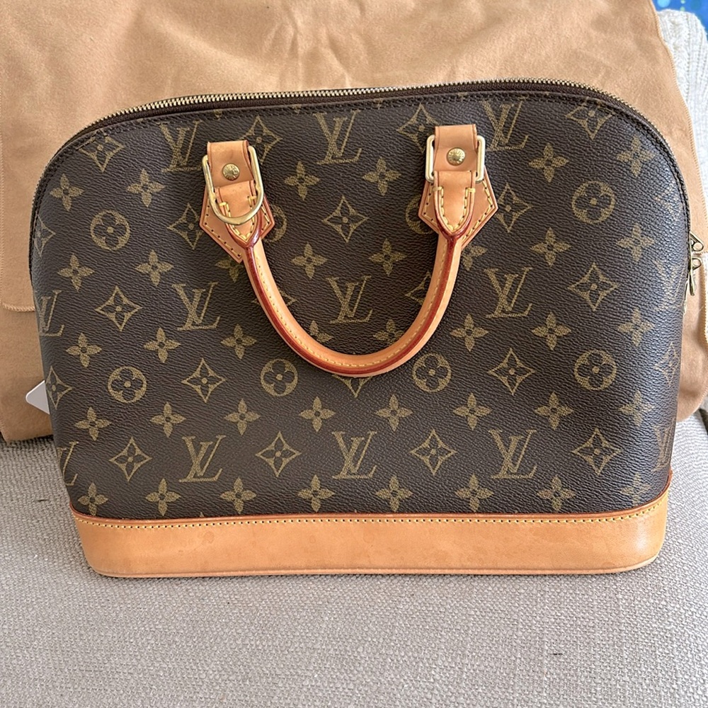 Vintage Louis Vuitton monogram Alma PM. On sale!!